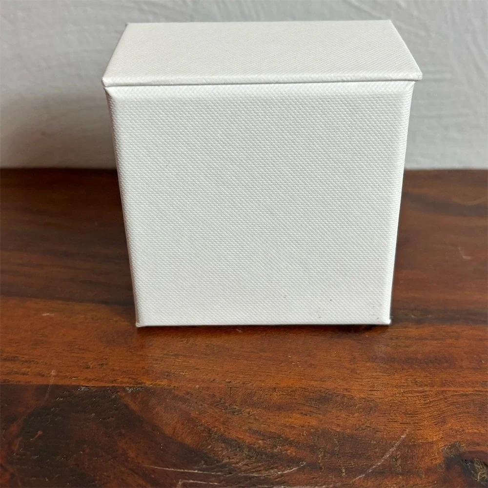 Mejuri Jewelry‎ Gift Box White Empty Packaging Hinged Lid Embossed Logo
